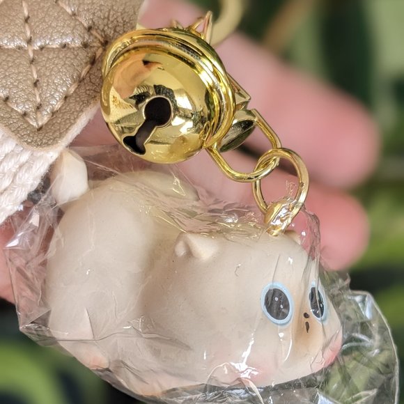 🎁 2/$20 🎁  keychain Cat scared super cute kitten kawaii kitty with bell MEOW - Picture 5 of 8